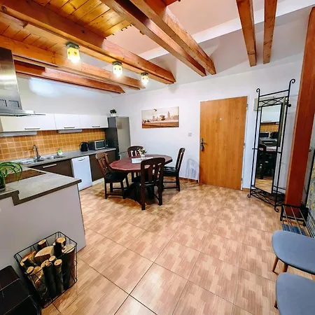 Karmen Old Town With Private Parking Apartment Kosice