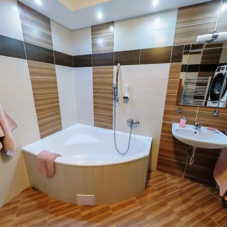 Apartment Karmen Old Town With Private Parking Kosice